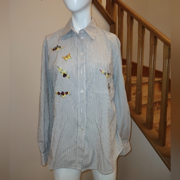 ALIA pinstripe butterfly and ladybug embroidered button down shirt - Picture 1 of 10